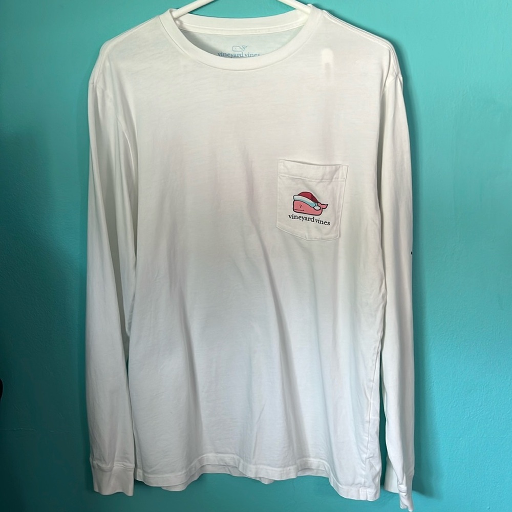 #892 Vineyard Vines Merry Christmas Graphic Longsleeve Shirt M